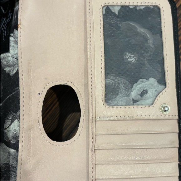 Ted Baker London Black Patent Leather Wallet Clutch With TB Bobble Floral - Picture 7 of 7